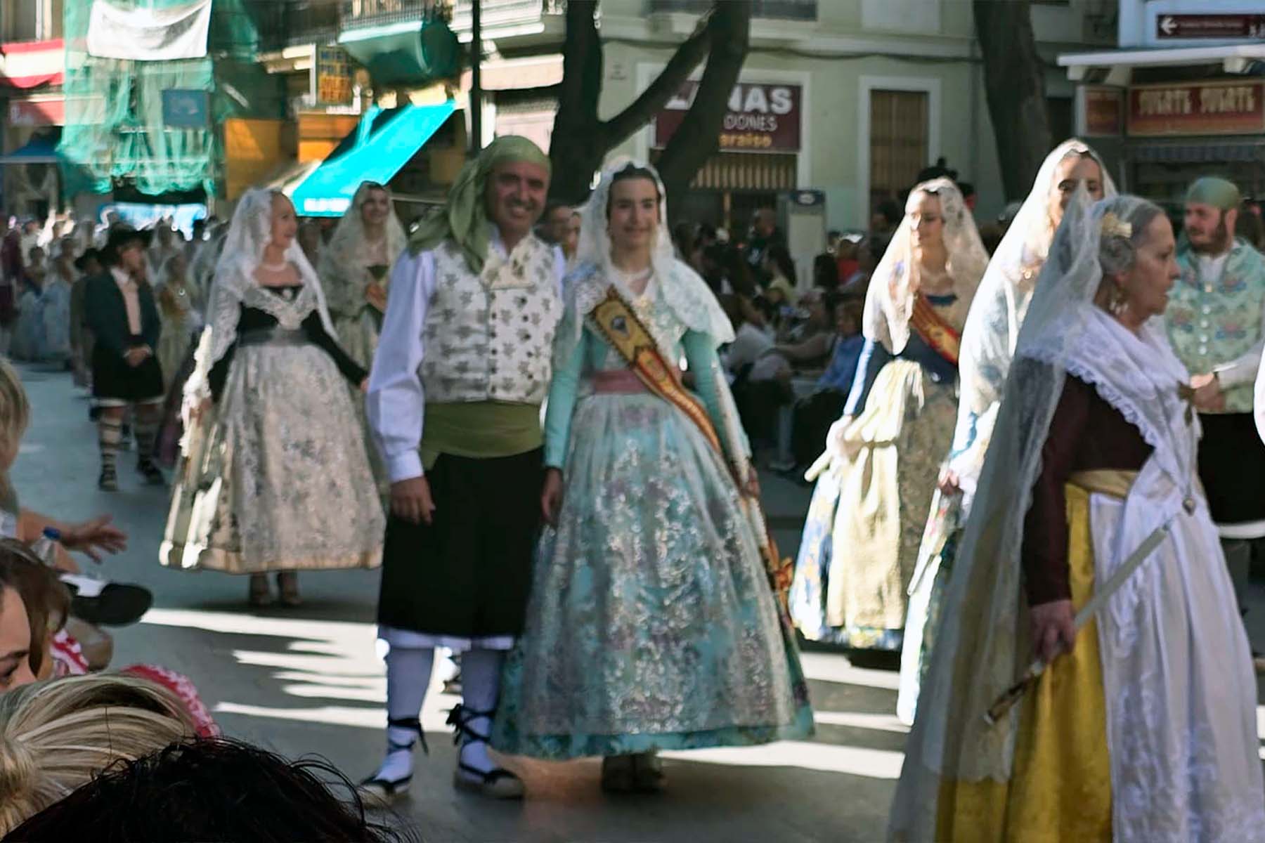 Nuestros representantes viven un día especial participando en la procesión de la Virgen de los Desamparados