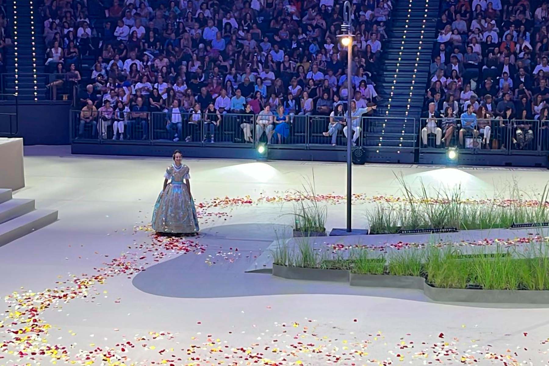 Aitana deslumbra en el Roig Arena en la Gala de Elección de las Candidatas a FMI de València 2026