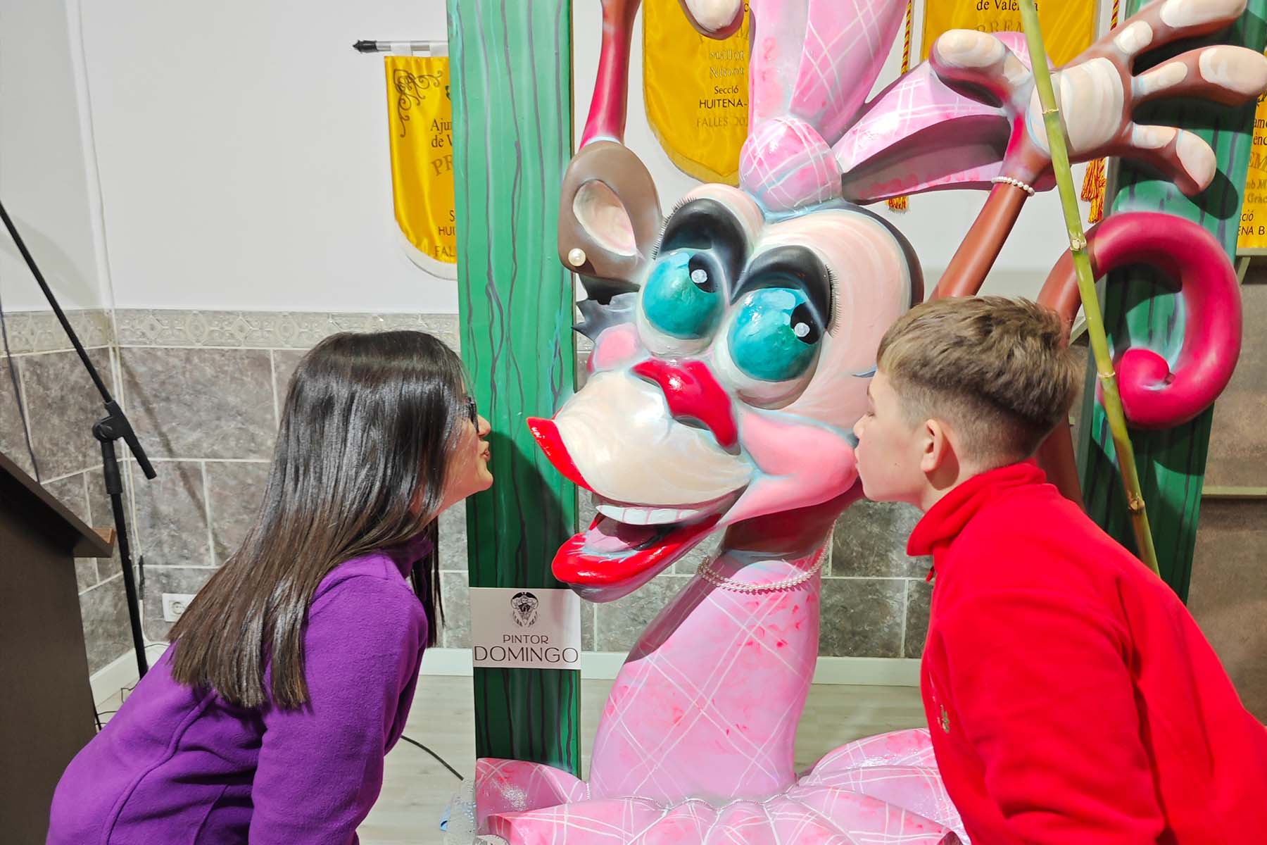 Taking care of every detail of our ninots before the Exhibition