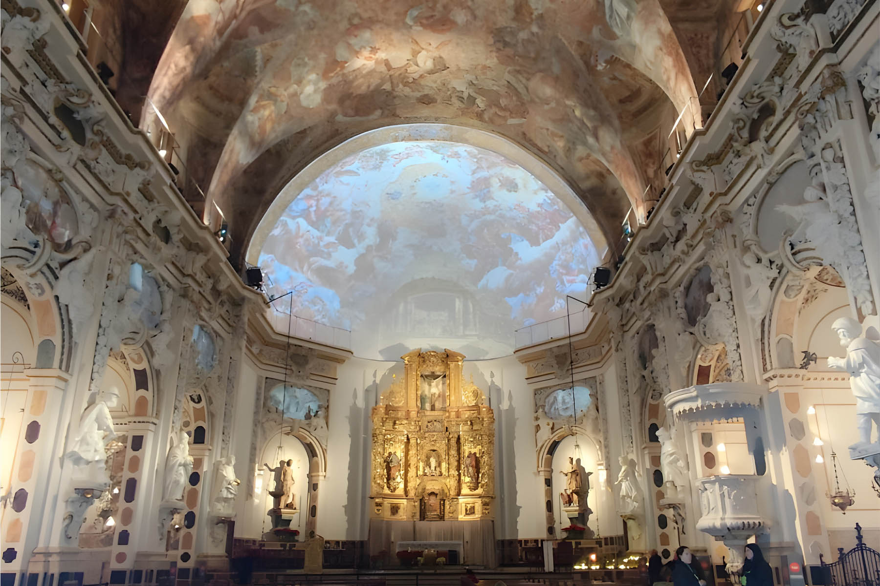 La ciudad que se cuida en silencio