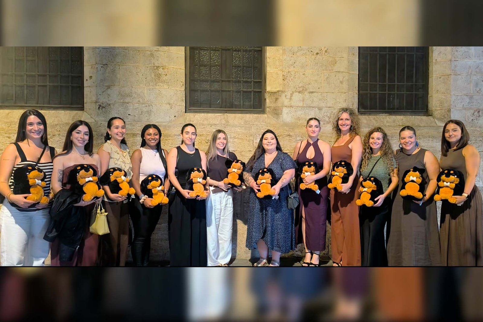 Cristina conoce a sus compañeras de reinado en la cena de coneixença